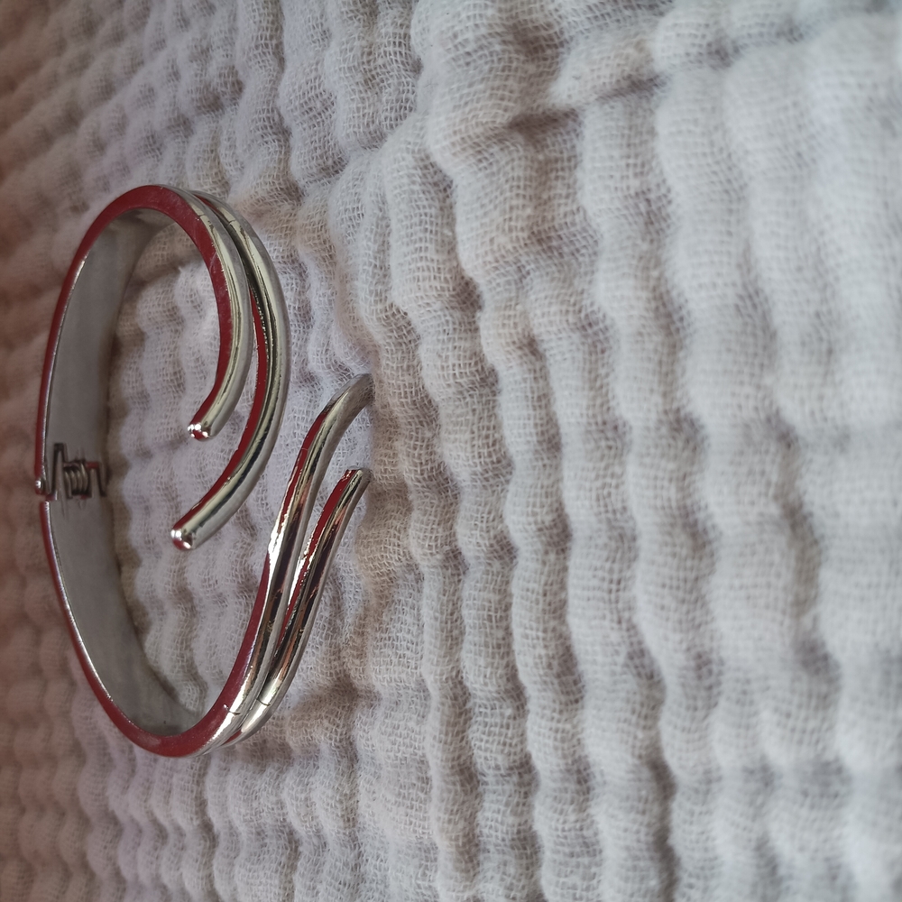 Elegant Silver Women's Ring